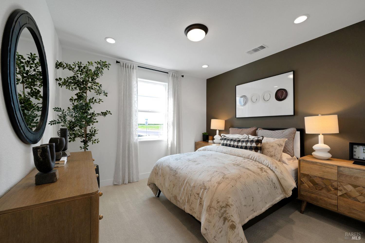 Detail Gallery Image 18 of 39 For 516 Eagle Cir, Oakley,  CA 94561 - 5 Beds | 3 Baths