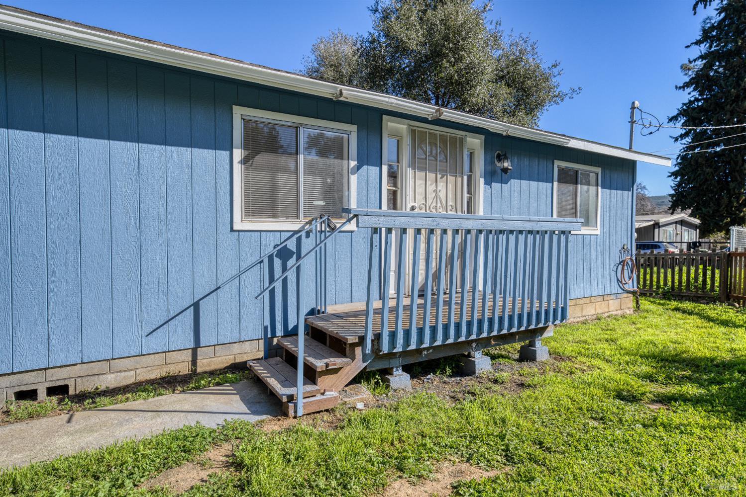 Detail Gallery Image 8 of 40 For 3990 Manchester Ave, Clearlake,  CA 95422 - 3 Beds | 1 Baths