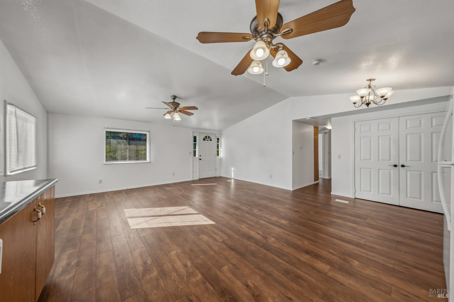 Detail Gallery Image 13 of 40 For 3990 Manchester Ave, Clearlake,  CA 95422 - 3 Beds | 1 Baths