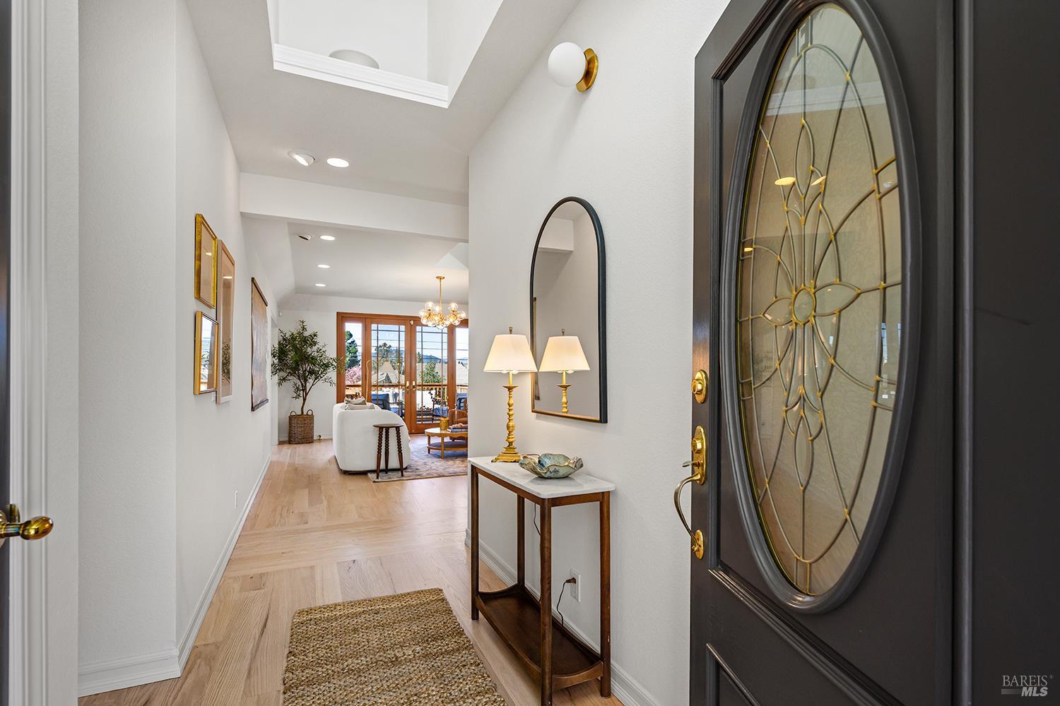 Detail Gallery Image 4 of 61 For 735 Johnson St, Healdsburg,  CA 95448 - 3 Beds | 2 Baths