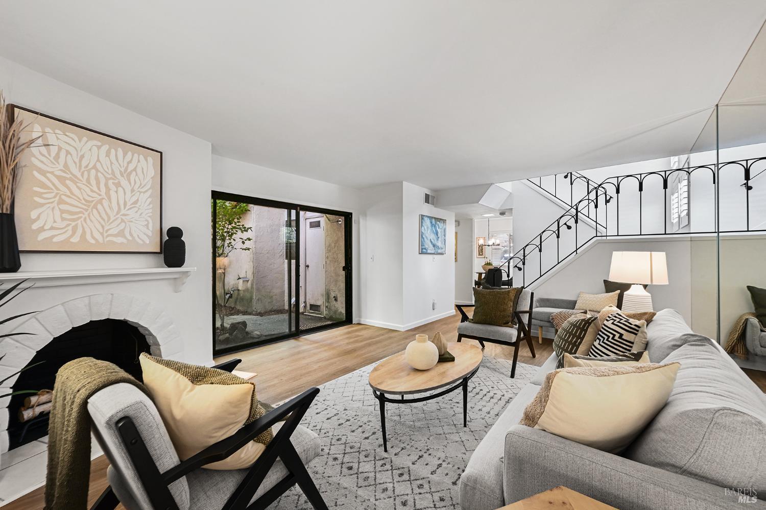 Detail Gallery Image 16 of 37 For 91 Grande Paseo Unkn, San Rafael,  CA 94903 - 4 Beds | 2/1 Baths