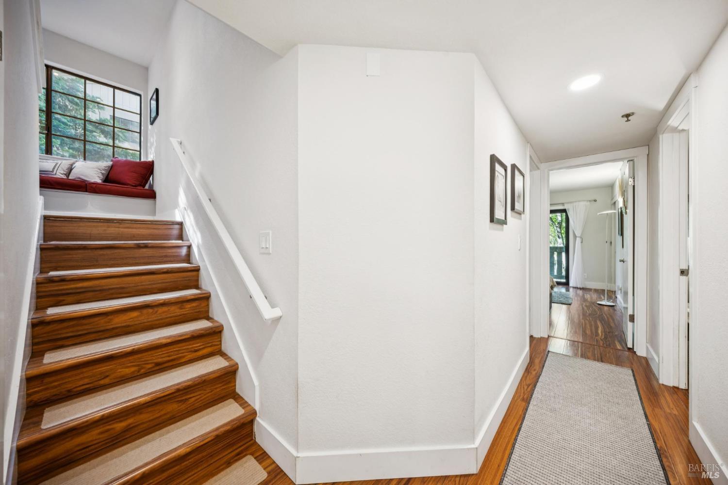 Detail Gallery Image 19 of 32 For 166 Pelican Ln, Novato,  CA 94949 - 4 Beds | 2/1 Baths