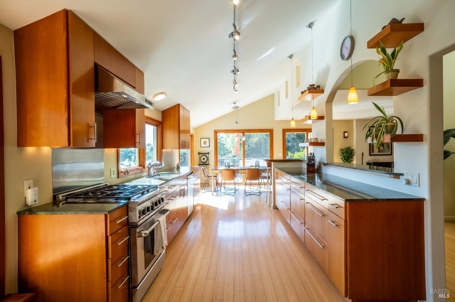 Detail Gallery Image 24 of 49 For 452 Chestnut Ave, Sonoma,  CA 95476 - 3 Beds | 2 Baths