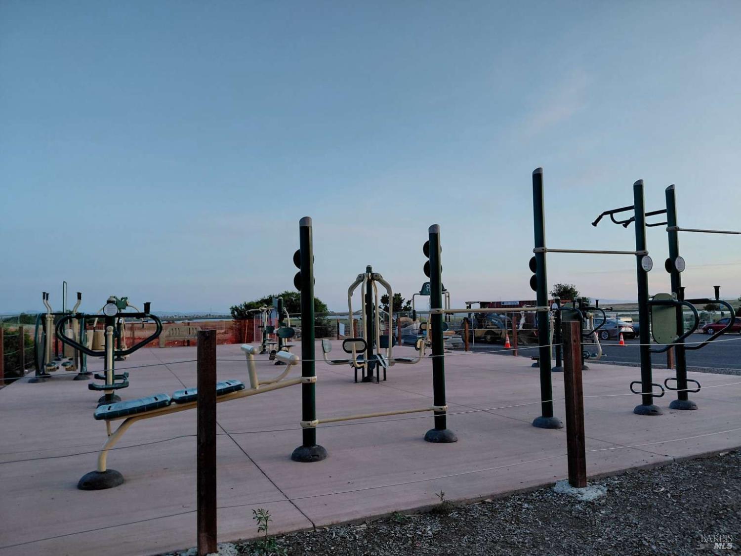 Detail Gallery Image 10 of 26 For 528 Wetlands Edge Rd, American Canyon,  CA 94503 - 4 Beds | 2/1 Baths