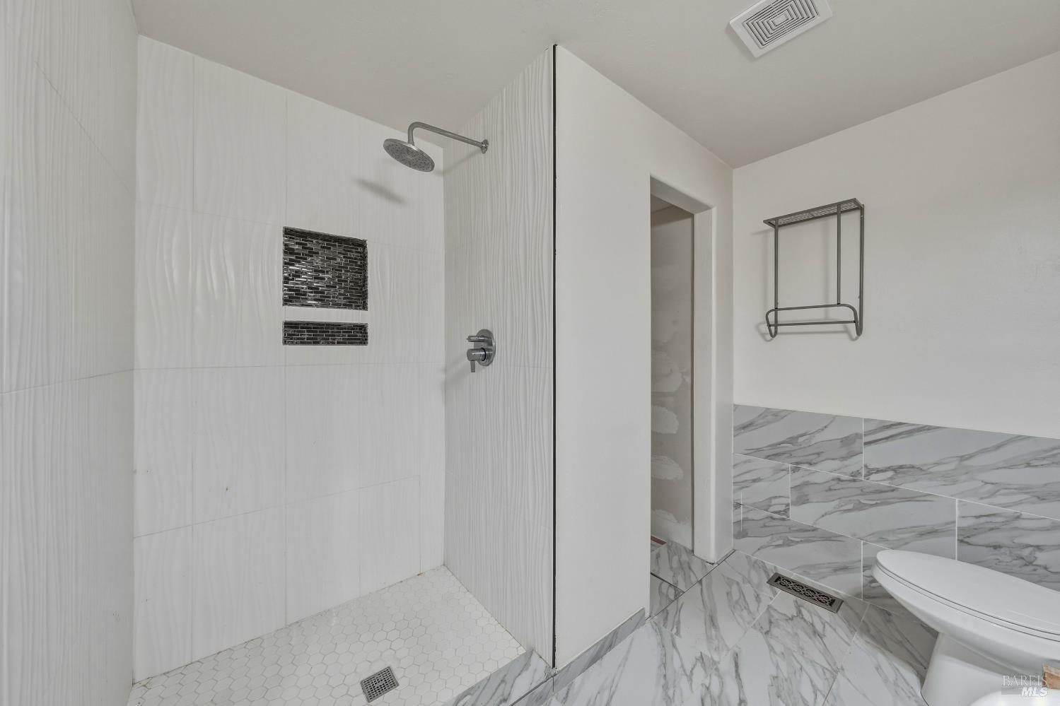 Detail Gallery Image 34 of 75 For 1001 Louis Way, Lakeport,  CA 95453 - 3 Beds | 2/1 Baths