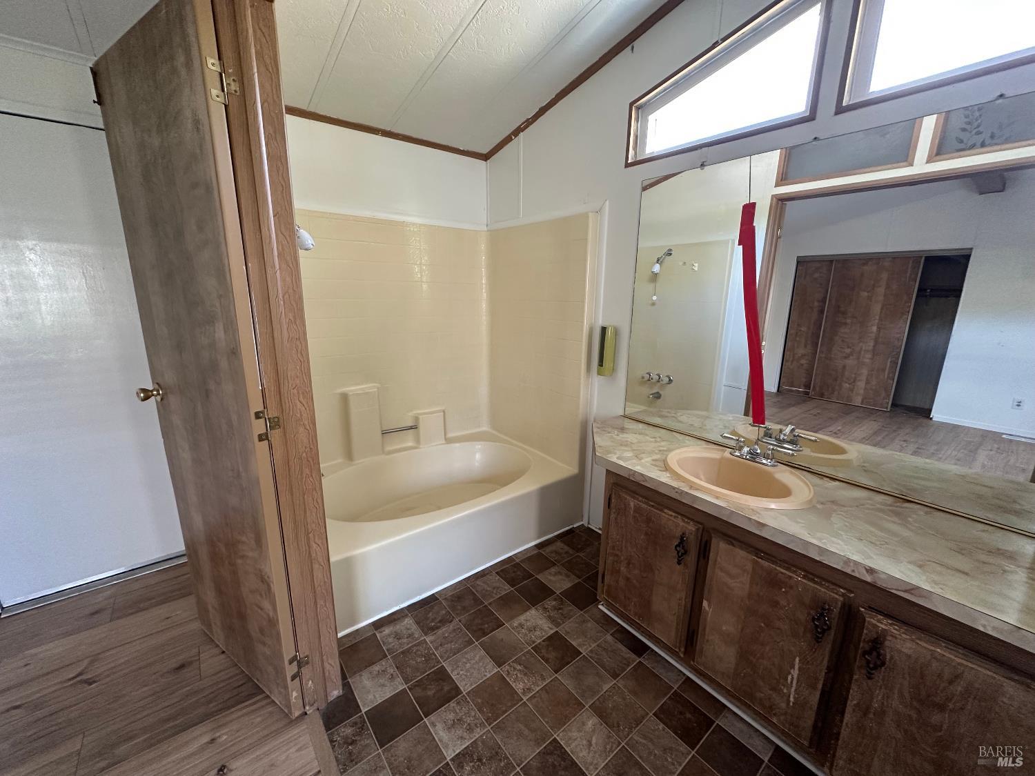 Detail Gallery Image 12 of 20 For 12880 4th. St, Clearlake Oaks,  CA 95423 - 2 Beds | 2 Baths