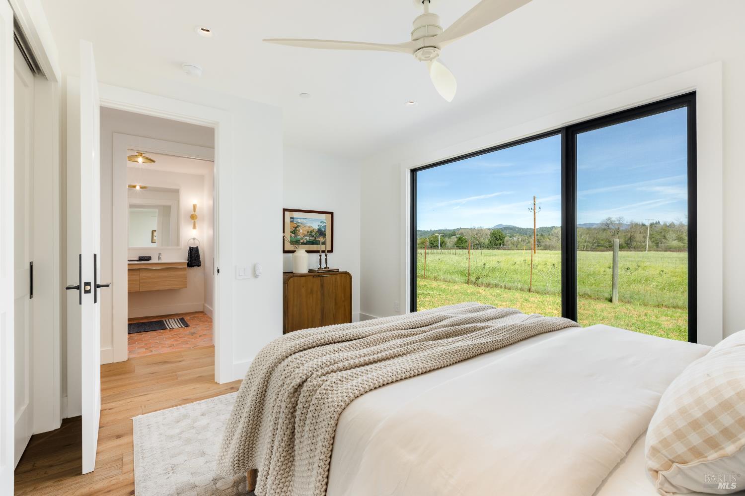 Detail Gallery Image 31 of 47 For 2998 W Dry Creek Rd, Healdsburg,  CA 95448 - 3 Beds | 3 Baths