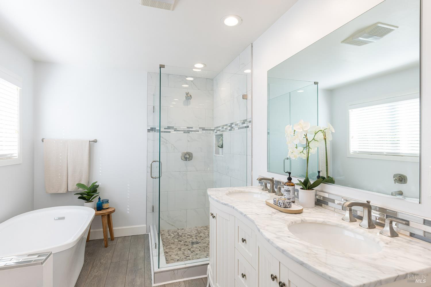 Detail Gallery Image 29 of 46 For 19 Inverness Dr, Napa,  CA 94558 - 3 Beds | 2/1 Baths