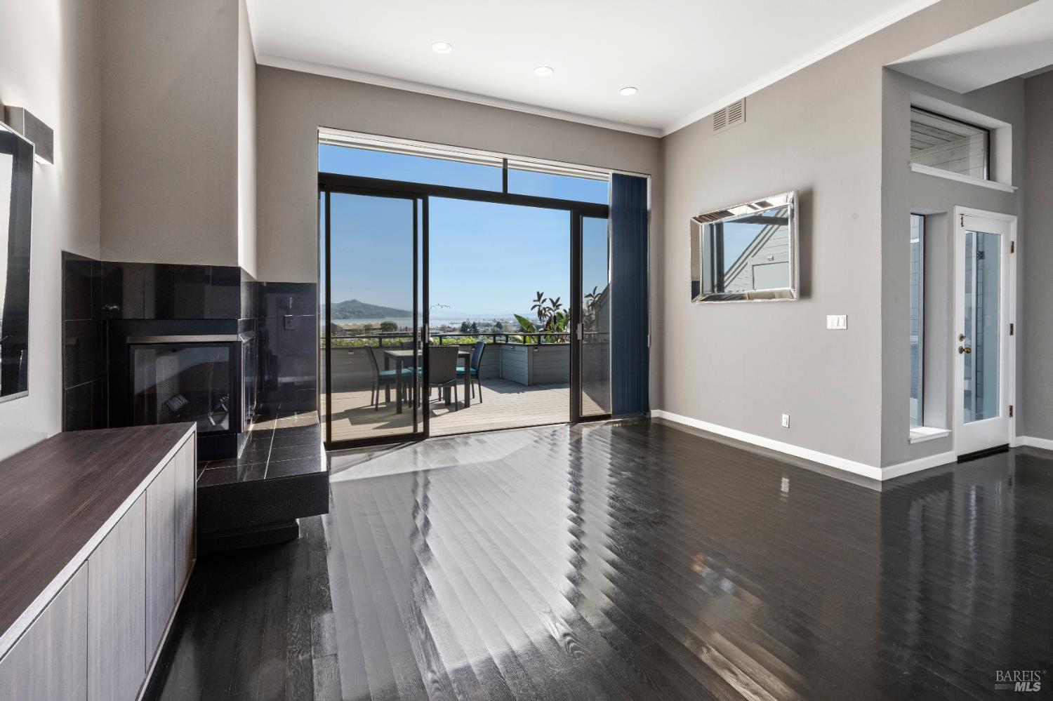 Detail Gallery Image 25 of 46 For 846 Olima St, Sausalito,  CA 94965 - 2 Beds | 2/1 Baths