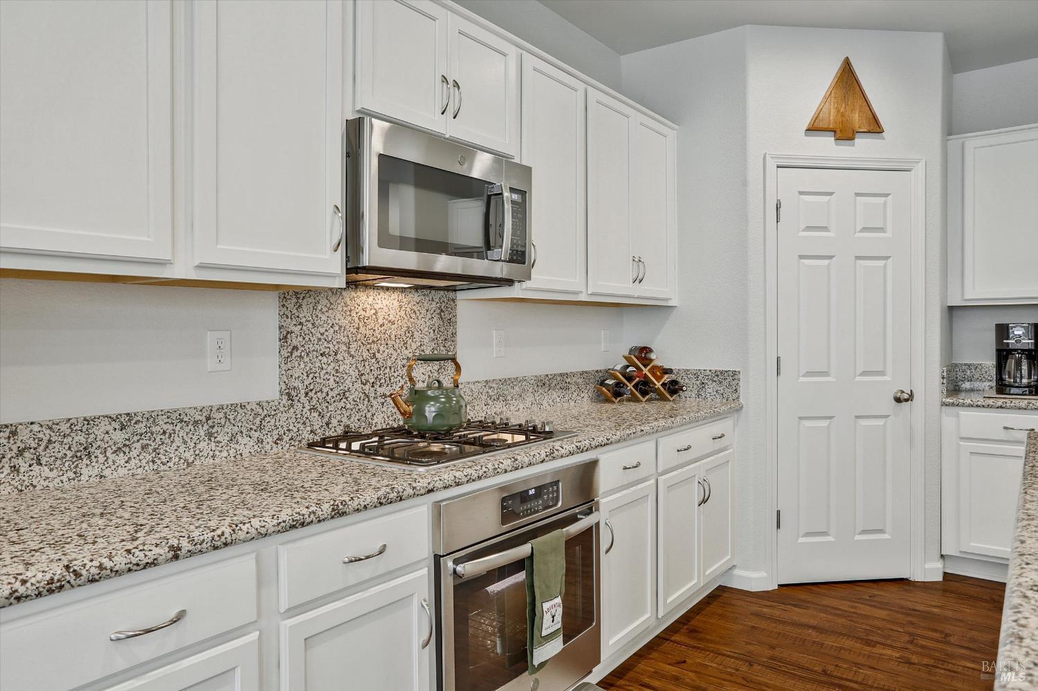 Detail Gallery Image 7 of 41 For 1417 Spur Ln, Fairfield,  CA 94533 - 4 Beds | 3 Baths