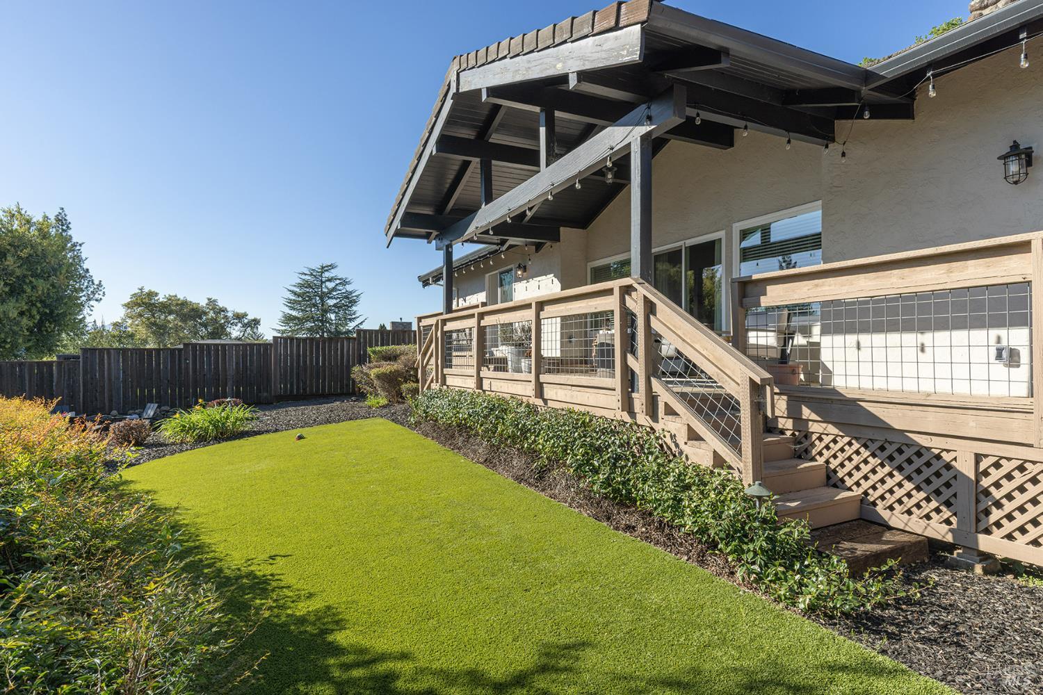 Detail Gallery Image 34 of 46 For 19 Inverness Dr, Napa,  CA 94558 - 3 Beds | 2/1 Baths