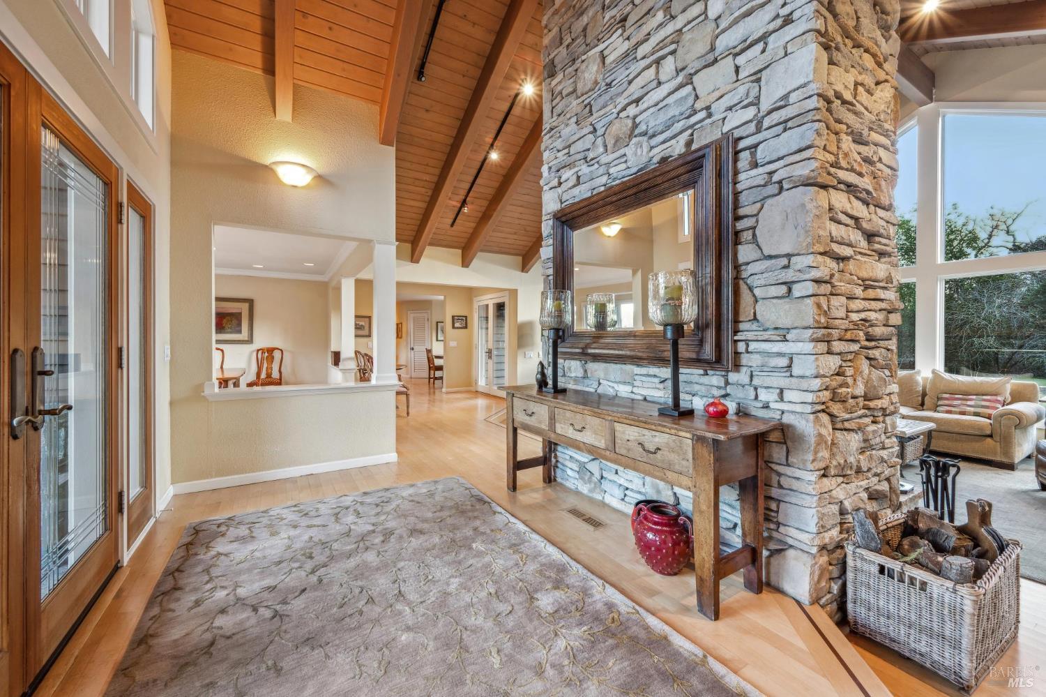 Detail Gallery Image 3 of 28 For 2220 Grove St, Sonoma,  CA 95476 - 3 Beds | 2/1 Baths