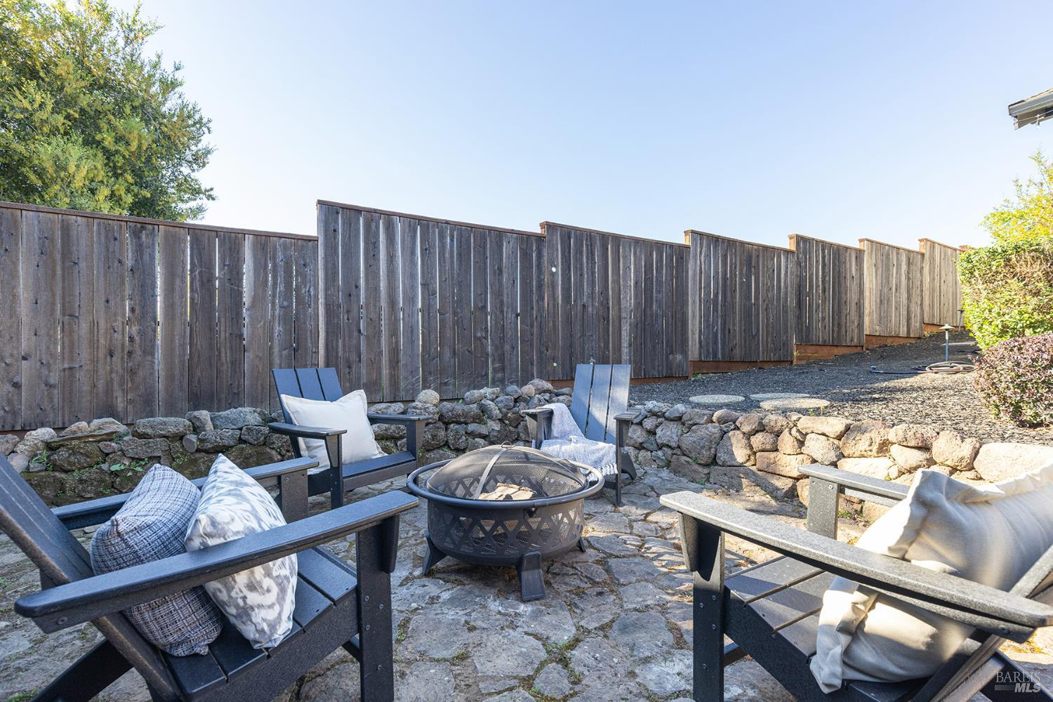 Detail Gallery Image 35 of 46 For 19 Inverness Dr, Napa,  CA 94558 - 3 Beds | 2/1 Baths