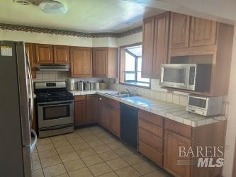 Detail Gallery Image 9 of 23 For 101 Arlington Dr, Petaluma,  CA 94952 - 3 Beds | 2 Baths