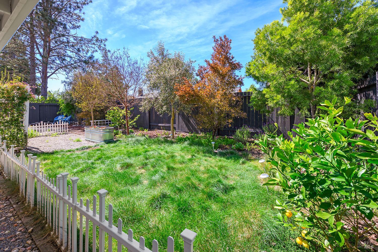 Detail Gallery Image 21 of 28 For 1335 Lupine Rd, Healdsburg,  CA 95448 - 2 Beds | 2 Baths