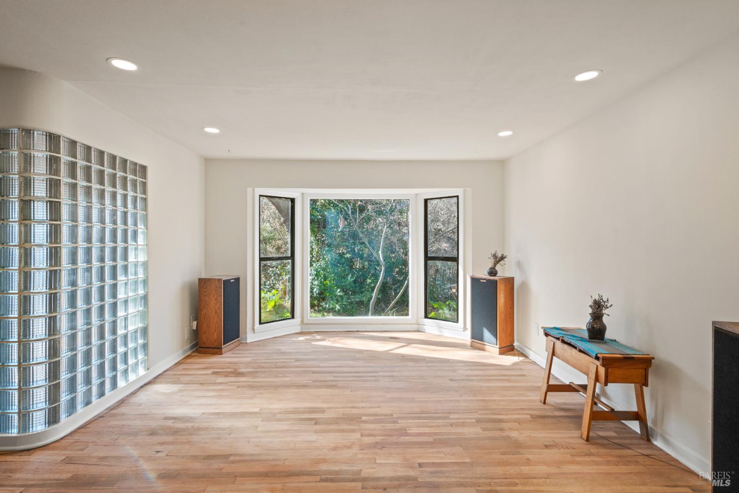 Detail Gallery Image 3 of 17 For 106 Gardens Ave, Ukiah,  CA 95482 - 2 Beds | 1 Baths