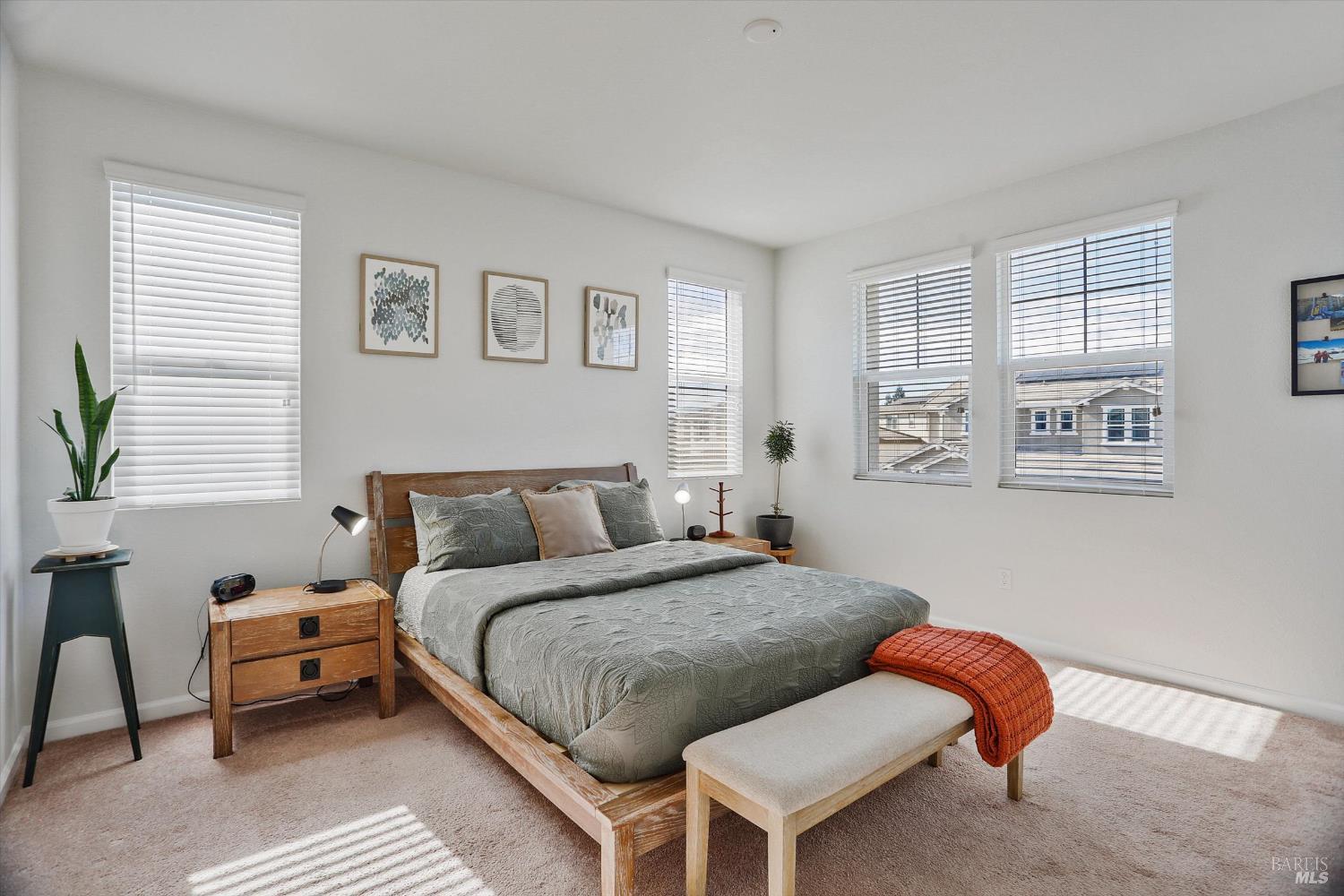 Detail Gallery Image 25 of 41 For 1417 Spur Ln, Fairfield,  CA 94533 - 4 Beds | 3 Baths