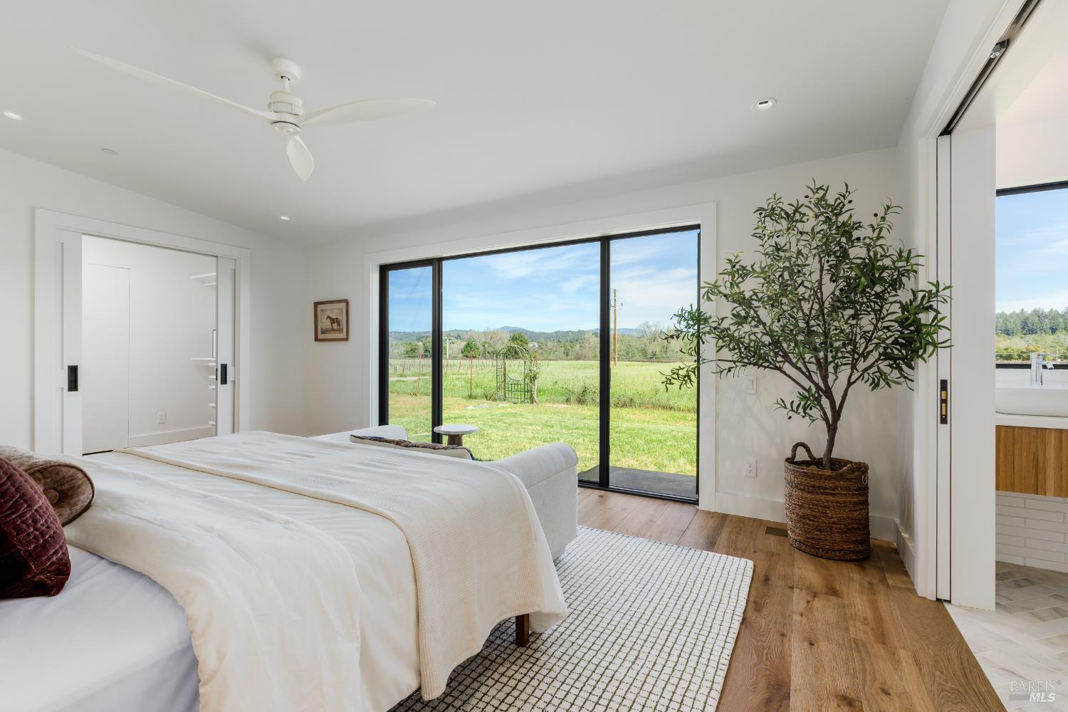 Detail Gallery Image 24 of 47 For 2998 W Dry Creek Rd, Healdsburg,  CA 95448 - 3 Beds | 3 Baths