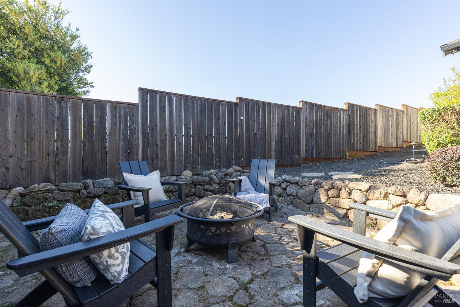 Detail Gallery Image 37 of 46 For 19 Inverness Dr, Napa,  CA 94558 - 3 Beds | 2/1 Baths