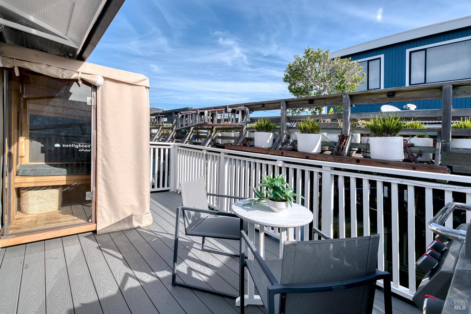 Detail Gallery Image 20 of 34 For 17 East Pier Unkn, Sausalito,  CA 94965 - 2 Beds | 1 Baths