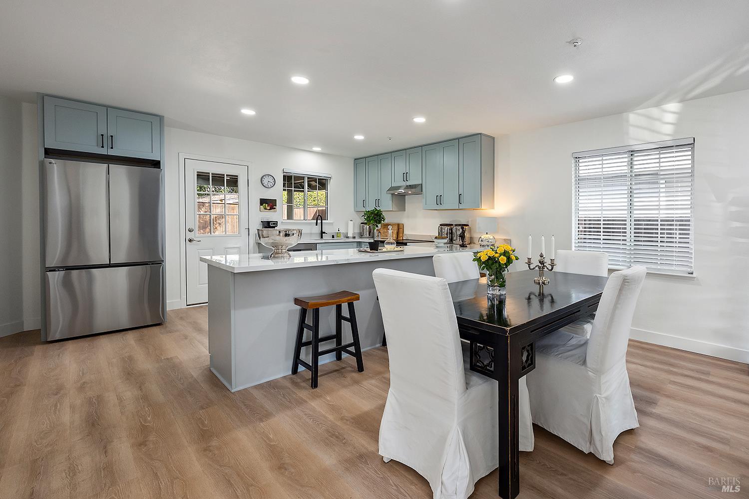 Detail Gallery Image 25 of 51 For 435 University St, Healdsburg,  CA 95448 - 4 Beds | 4 Baths