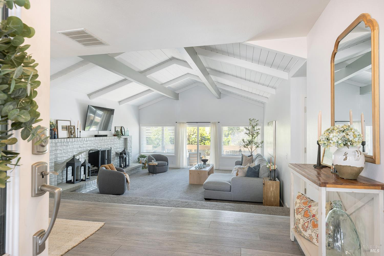 Detail Gallery Image 5 of 46 For 19 Inverness Dr, Napa,  CA 94558 - 3 Beds | 2/1 Baths