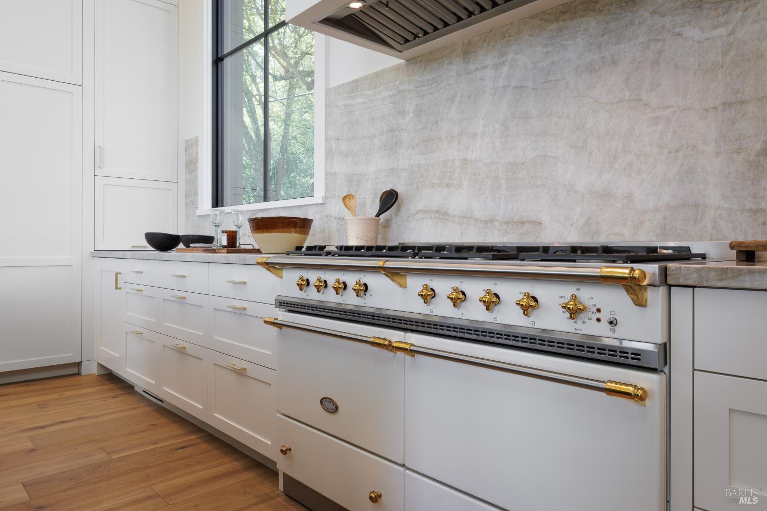 Detail Gallery Image 10 of 47 For 2998 W Dry Creek Rd, Healdsburg,  CA 95448 - 3 Beds | 3 Baths