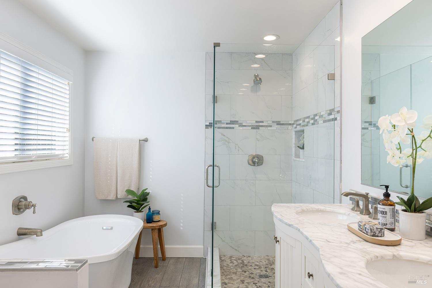 Detail Gallery Image 28 of 46 For 19 Inverness Dr, Napa,  CA 94558 - 3 Beds | 2/1 Baths