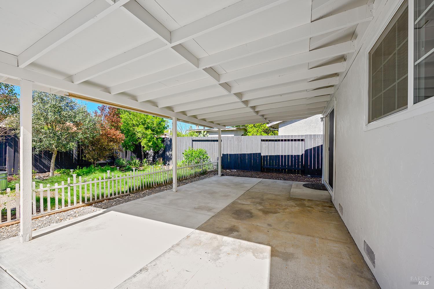 Detail Gallery Image 18 of 28 For 1335 Lupine Rd, Healdsburg,  CA 95448 - 2 Beds | 2 Baths