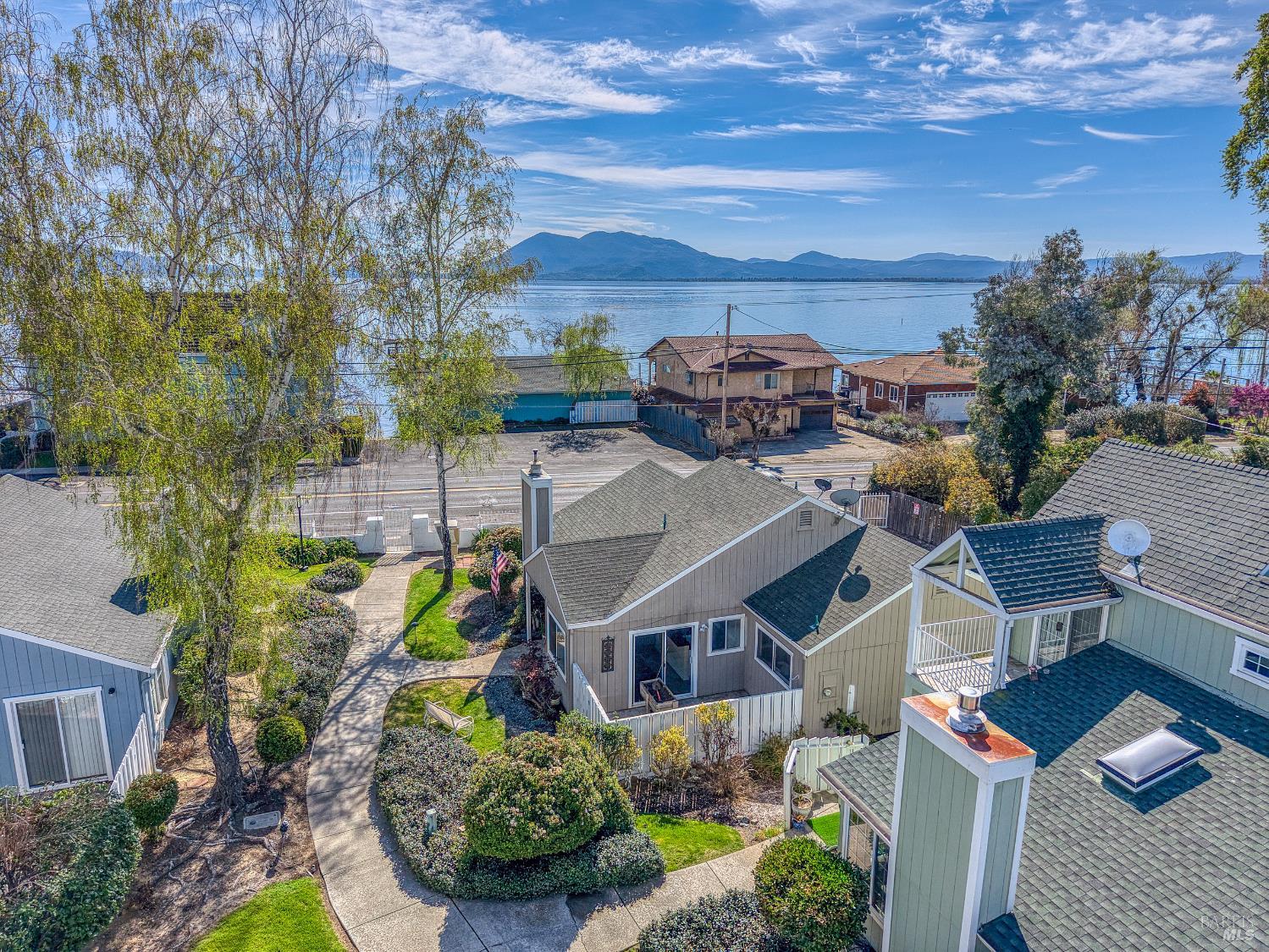 Detail Gallery Image 4 of 48 For 101 Marina Dr, Lakeport,  CA 95453 - 2 Beds | 1/1 Baths