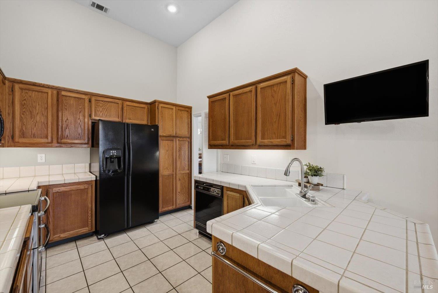 Detail Gallery Image 30 of 87 For 207 Laurelwood Way, Vacaville,  CA 95687 - 3 Beds | 2 Baths