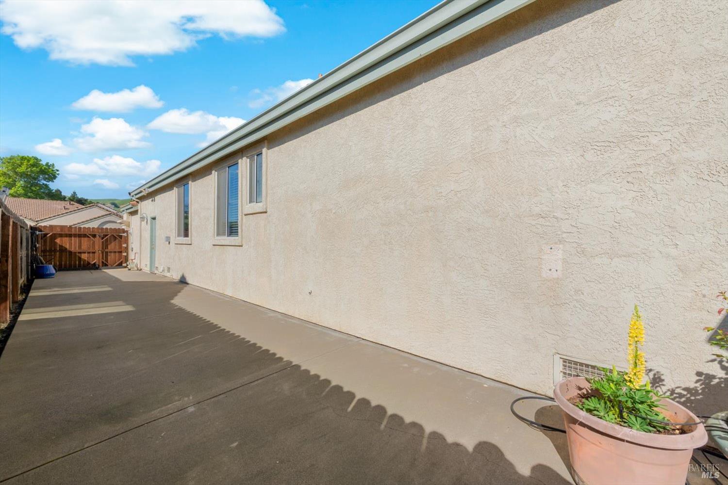 Detail Gallery Image 74 of 87 For 207 Laurelwood Way, Vacaville,  CA 95687 - 3 Beds | 2 Baths