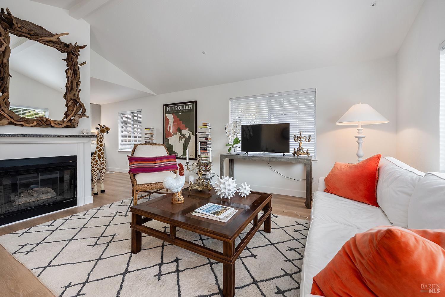 Detail Gallery Image 21 of 51 For 435 University St, Healdsburg,  CA 95448 - 4 Beds | 4 Baths