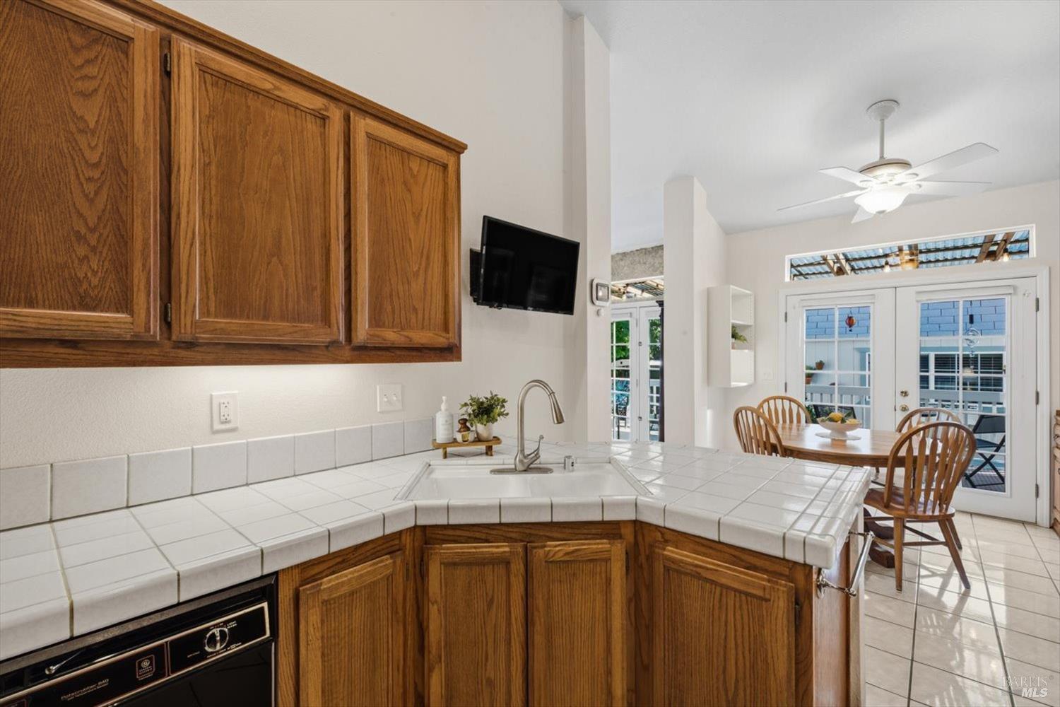 Detail Gallery Image 27 of 87 For 207 Laurelwood Way, Vacaville,  CA 95687 - 3 Beds | 2 Baths