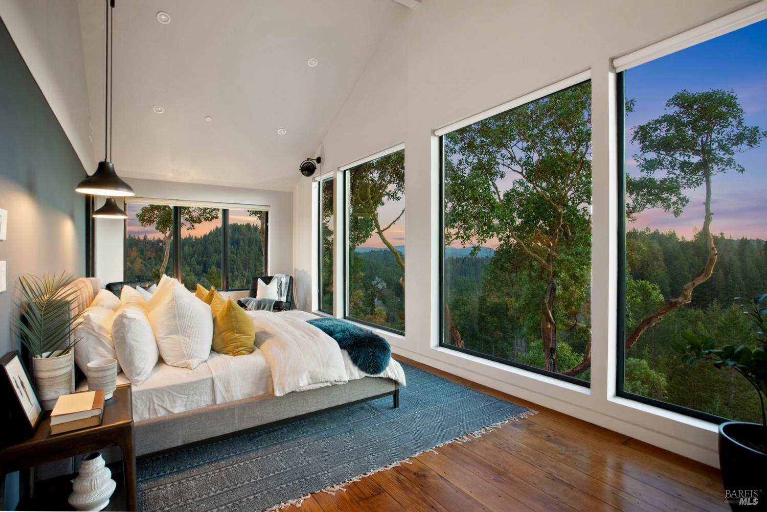 Detail Gallery Image 25 of 45 For 18200 Sweetwater Springs Rd, Guerneville,  CA 95446 - 3 Beds | 3 Baths