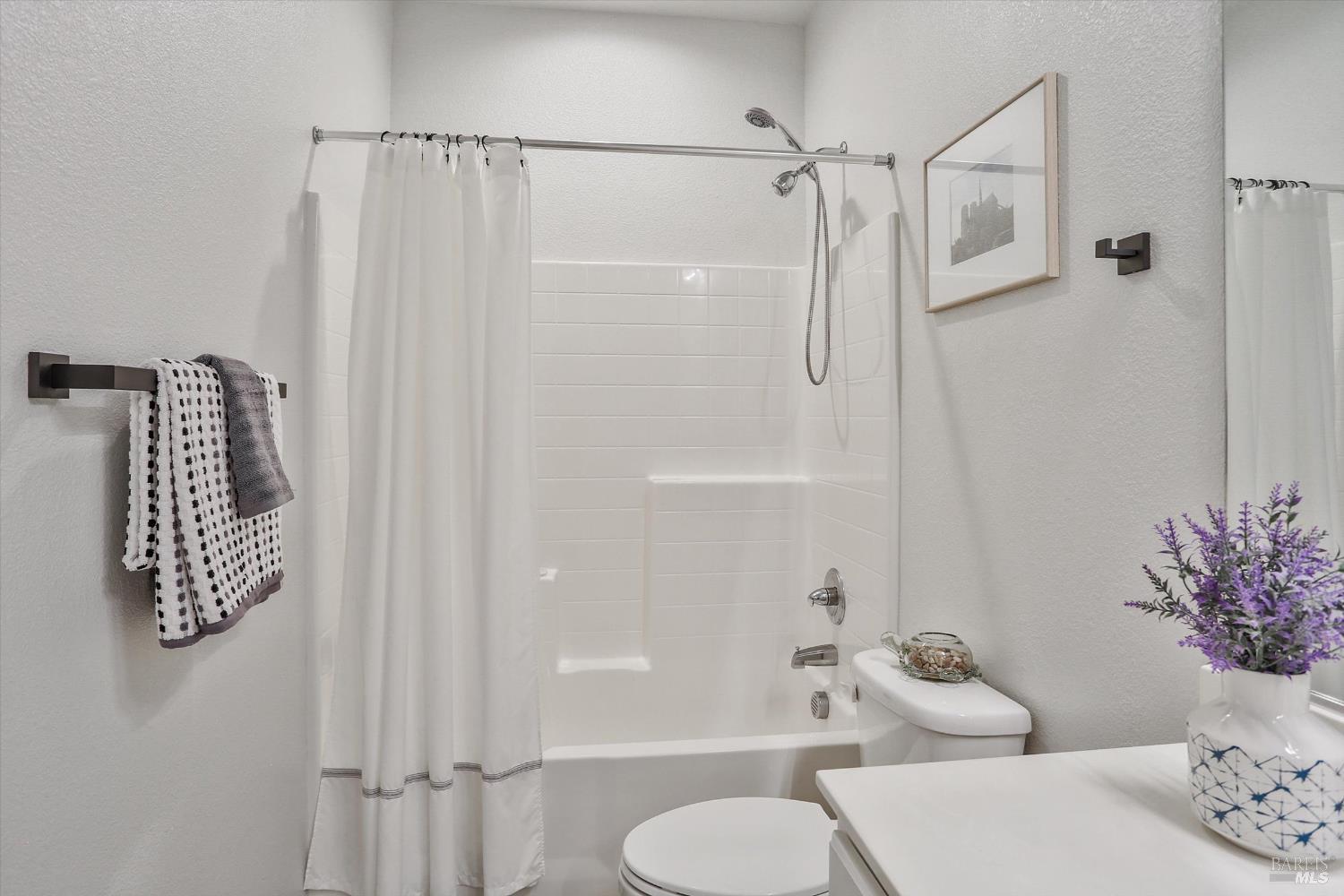 Detail Gallery Image 16 of 41 For 1417 Spur Ln, Fairfield,  CA 94533 - 4 Beds | 3 Baths