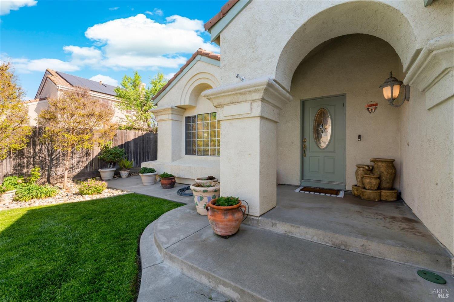 Detail Gallery Image 8 of 87 For 207 Laurelwood Way, Vacaville,  CA 95687 - 3 Beds | 2 Baths