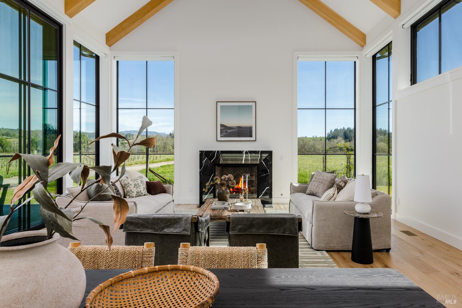 Detail Gallery Image 7 of 47 For 2998 W Dry Creek Rd, Healdsburg,  CA 95448 - 3 Beds | 3 Baths