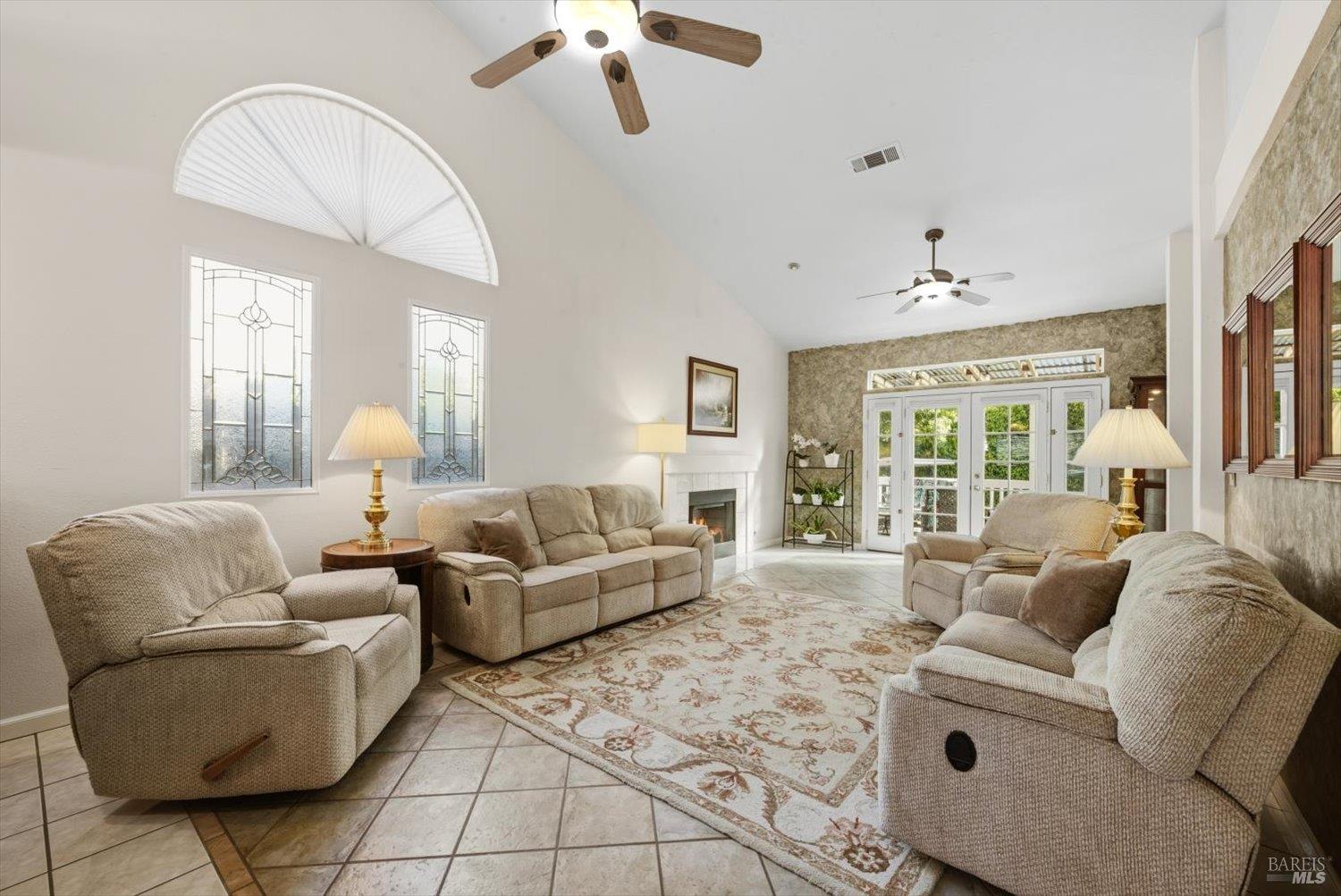 Detail Gallery Image 17 of 87 For 207 Laurelwood Way, Vacaville,  CA 95687 - 3 Beds | 2 Baths