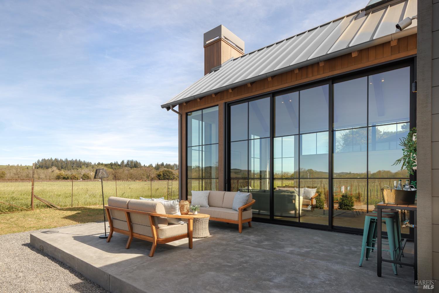 Detail Gallery Image 36 of 47 For 2998 W Dry Creek Rd, Healdsburg,  CA 95448 - 3 Beds | 3 Baths