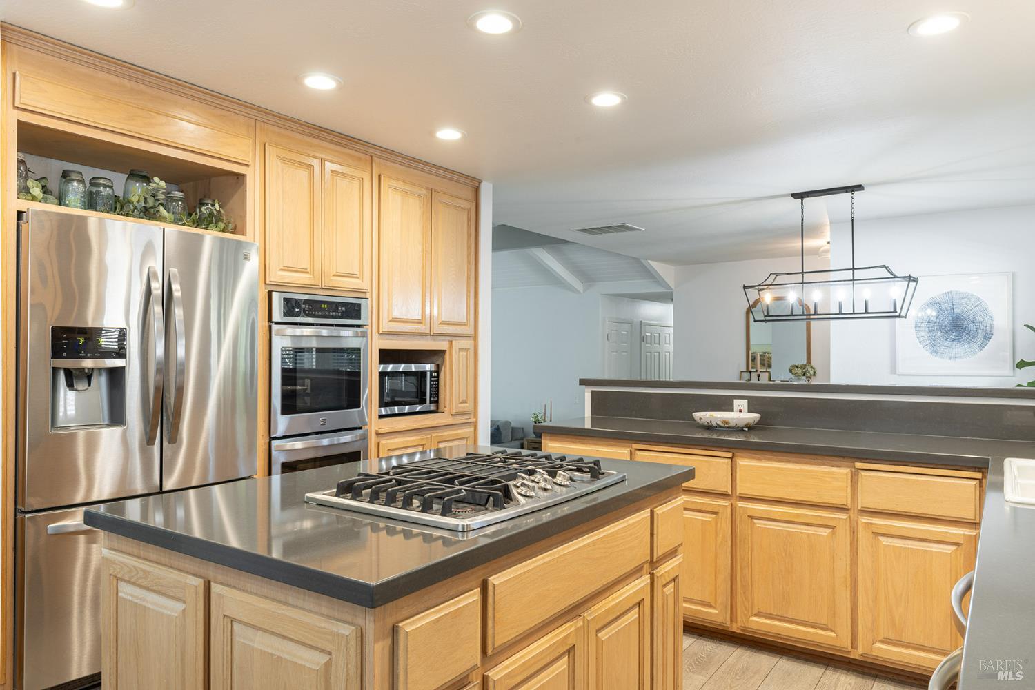 Detail Gallery Image 20 of 46 For 19 Inverness Dr, Napa,  CA 94558 - 3 Beds | 2/1 Baths