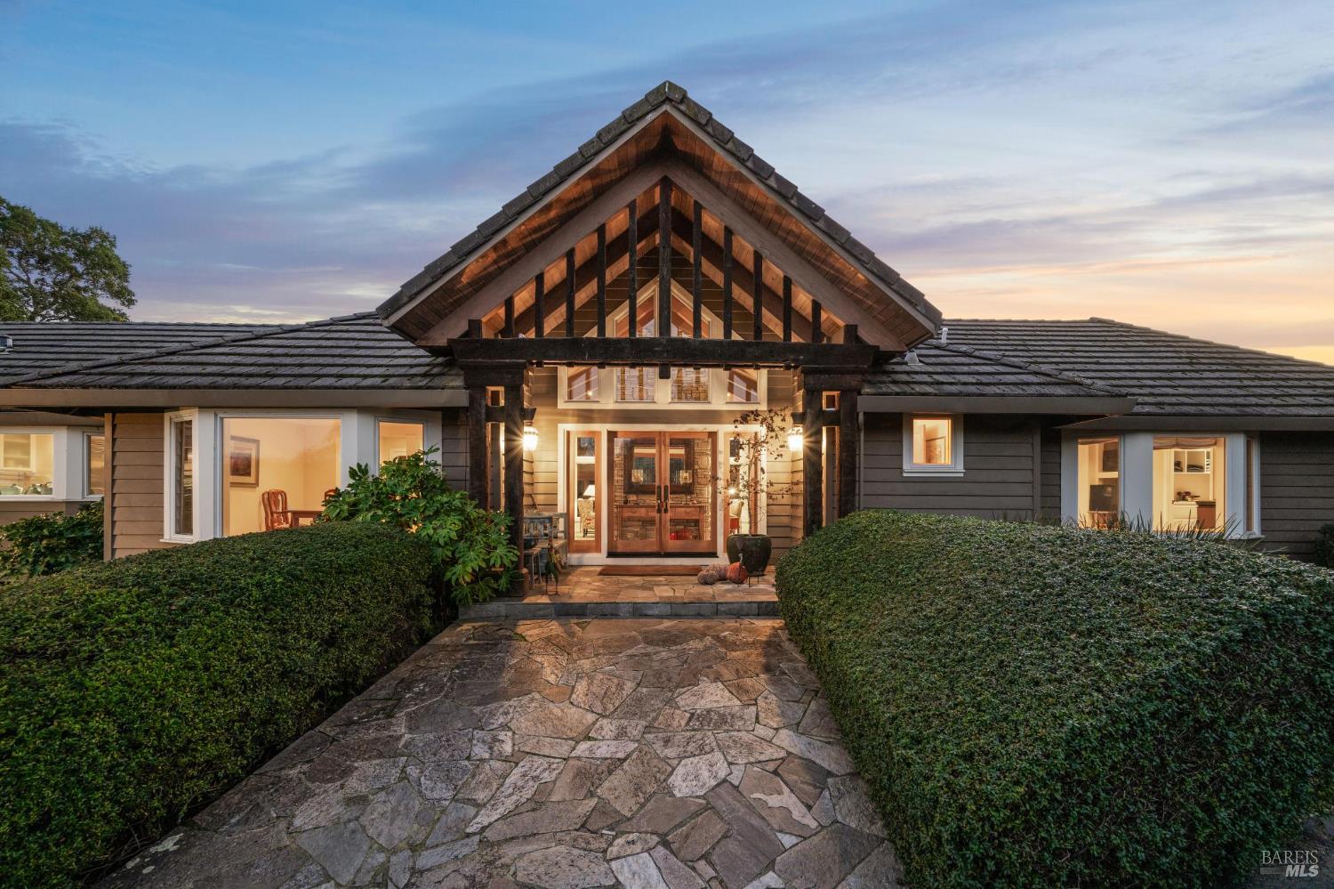 Detail Gallery Image 25 of 28 For 2220 Grove St, Sonoma,  CA 95476 - 3 Beds | 2/1 Baths