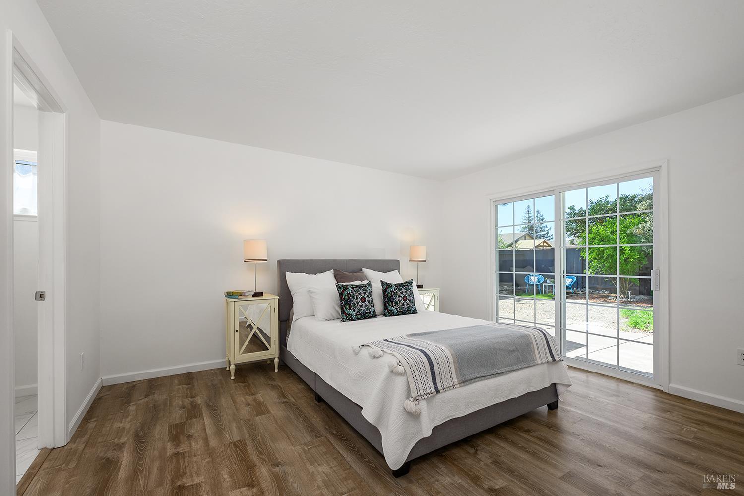 Detail Gallery Image 13 of 28 For 1335 Lupine Rd, Healdsburg,  CA 95448 - 2 Beds | 2 Baths