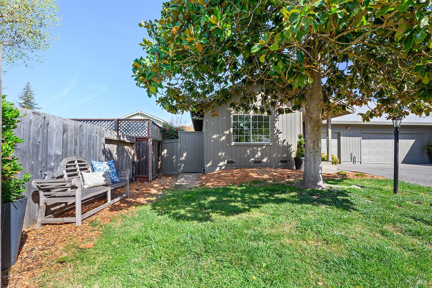 Detail Gallery Image 46 of 51 For 435 University St, Healdsburg,  CA 95448 - 4 Beds | 4 Baths