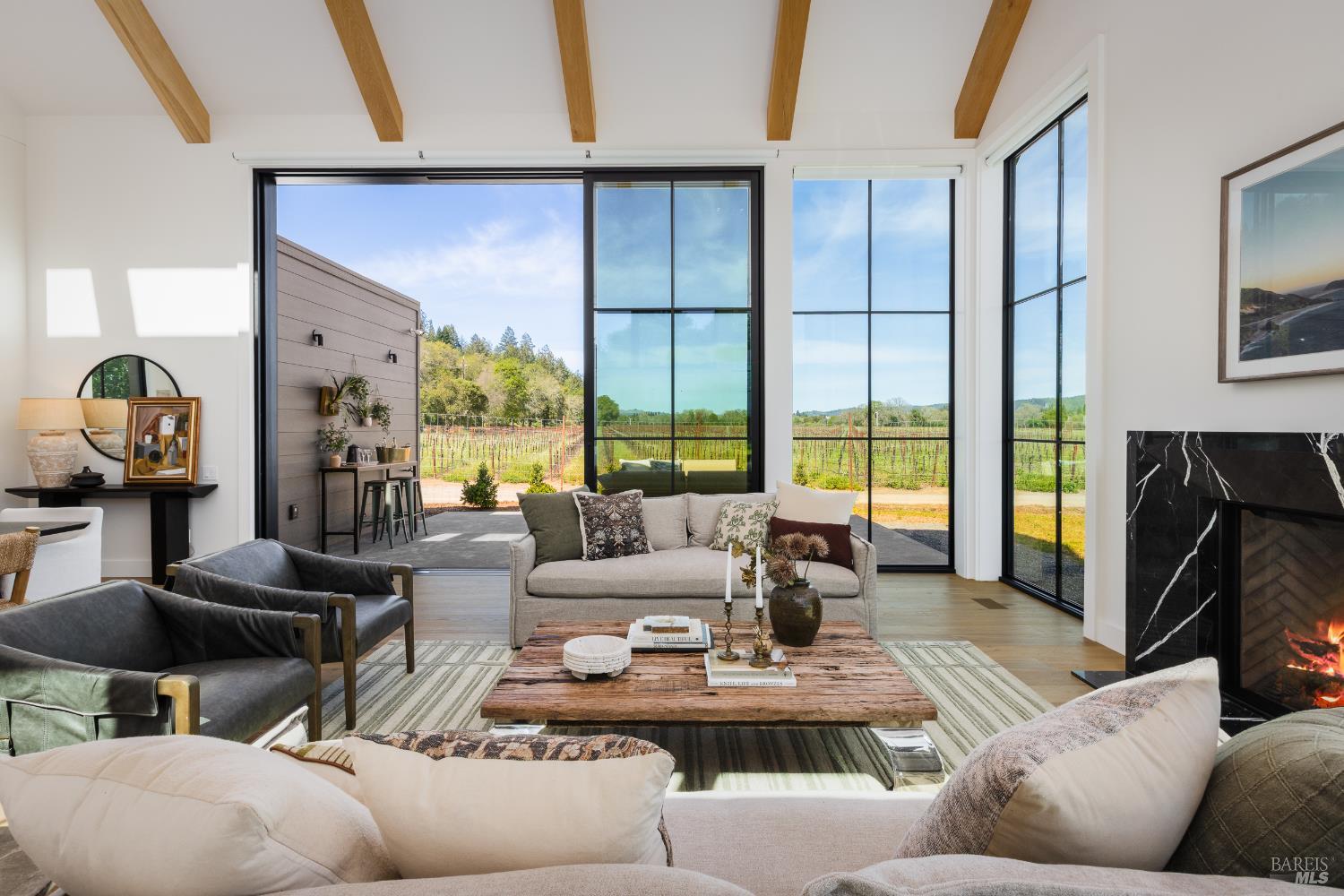 Detail Gallery Image 17 of 47 For 2998 W Dry Creek Rd, Healdsburg,  CA 95448 - 3 Beds | 3 Baths