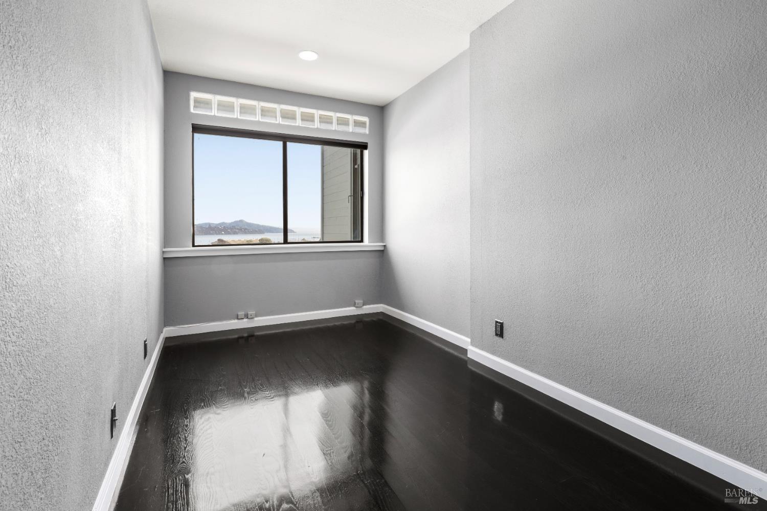 Detail Gallery Image 36 of 46 For 846 Olima St, Sausalito,  CA 94965 - 2 Beds | 2/1 Baths