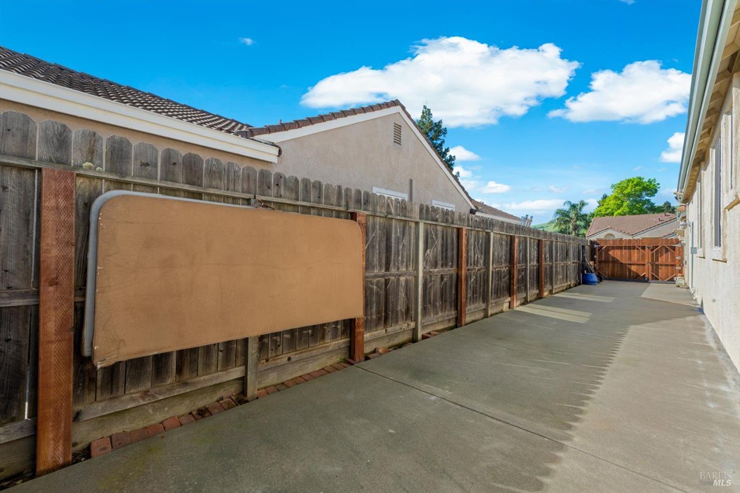 Detail Gallery Image 73 of 87 For 207 Laurelwood Way, Vacaville,  CA 95687 - 3 Beds | 2 Baths