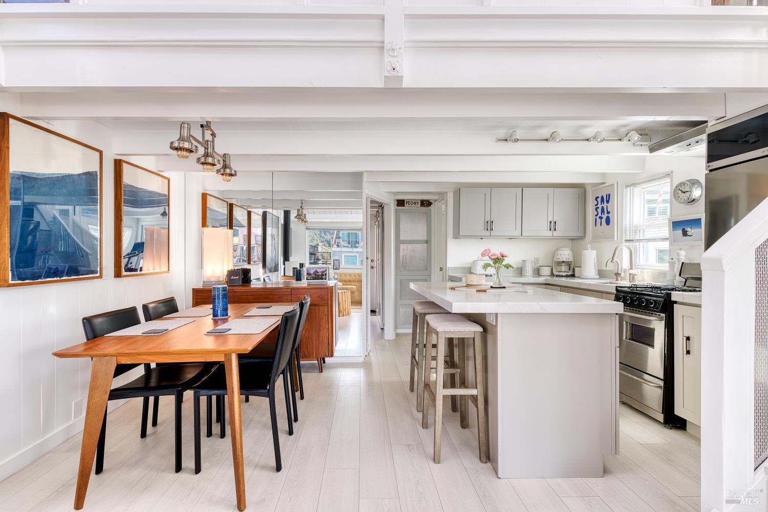 Detail Gallery Image 7 of 34 For 17 East Pier Unkn, Sausalito,  CA 94965 - 2 Beds | 1 Baths