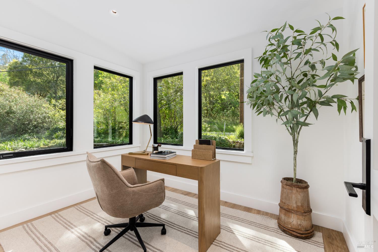 Detail Gallery Image 20 of 47 For 2998 W Dry Creek Rd, Healdsburg,  CA 95448 - 3 Beds | 3 Baths