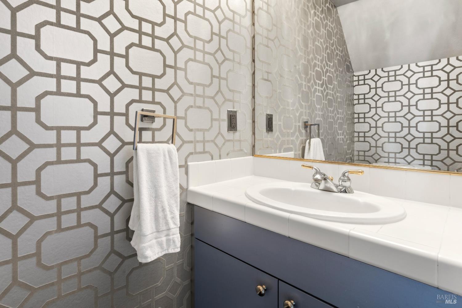 Detail Gallery Image 17 of 46 For 846 Olima St, Sausalito,  CA 94965 - 2 Beds | 2/1 Baths